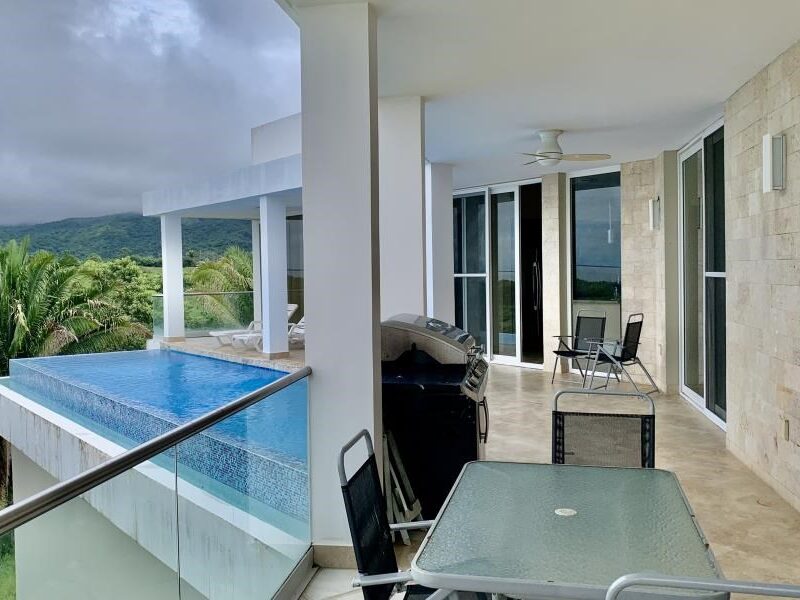 Fully Equipped 2-Bedroom Home With Spectacular Views.